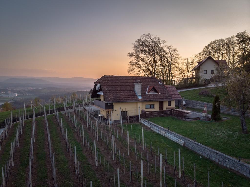 Kompas Novo mesto d.o.o., KNMtravel, Dolenjska, Zidanice, namestitev podeželje